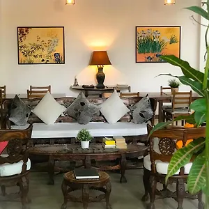 Sayura House Pensión