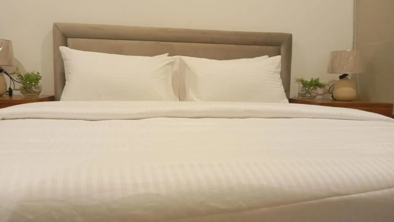 Trizen Oceanview Apartment Colombo