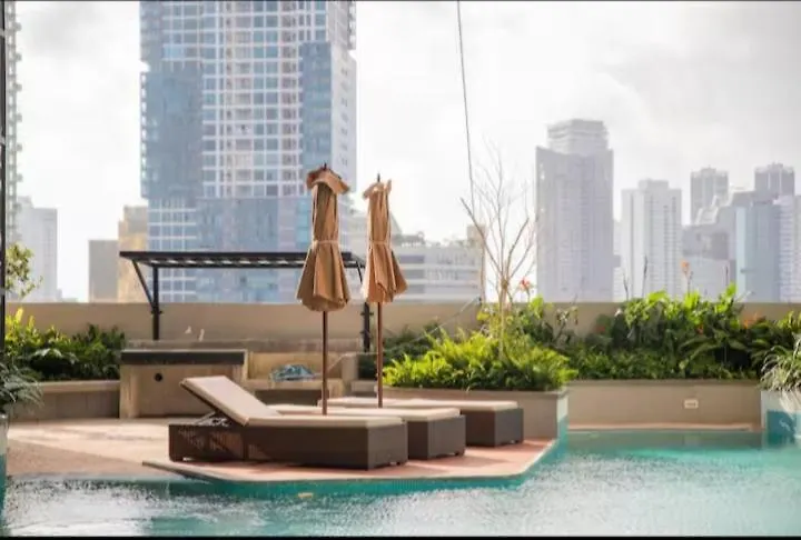 Trizen Oceanview Apartment Colombo