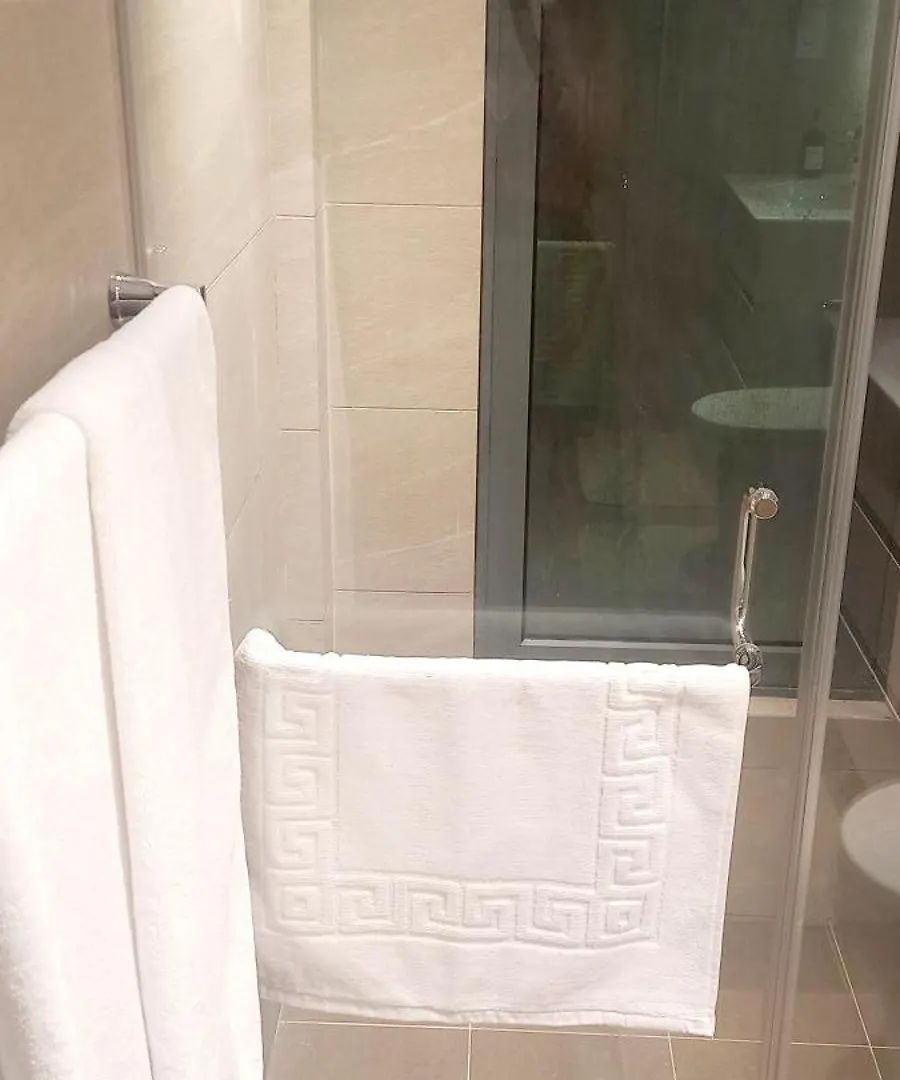 Trizen Oceanview Apartment Colombo