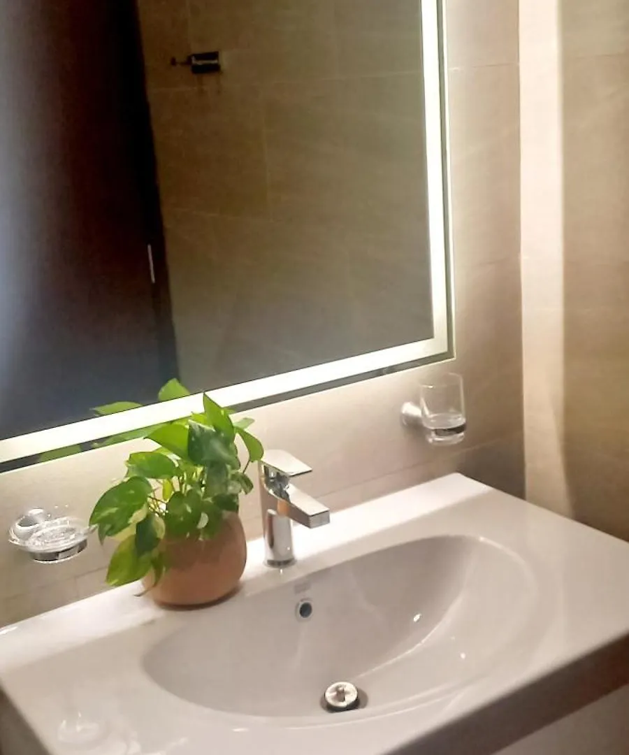 Trizen Oceanview Apartment Colombo